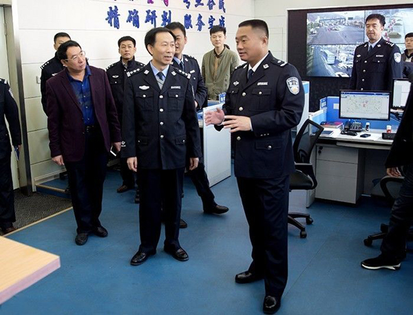 忠诚奉献裴凯在岗在位在状态出活出力出精彩忠诚担当履职尽责建设平安